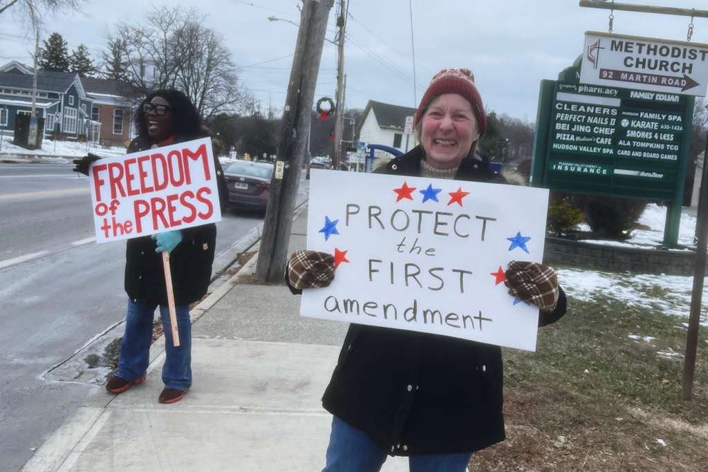 Residentes de Pleasant Valley se manifiestan en defensa de la Primera Enmienda imagen de whatsapp 2025 12 13 a las 09.55.01 5378dd9d