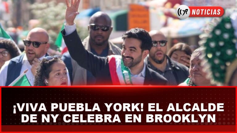 Celebracion del Grito de Independencia con la comunidad mexicana en Sunset Park, Brooklyn.